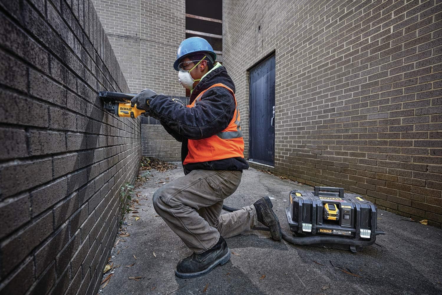 Dewalt Flexvolt 60 V avec meuleuse sans fil sans balais de 4 1/2 po avec frein anti-recul