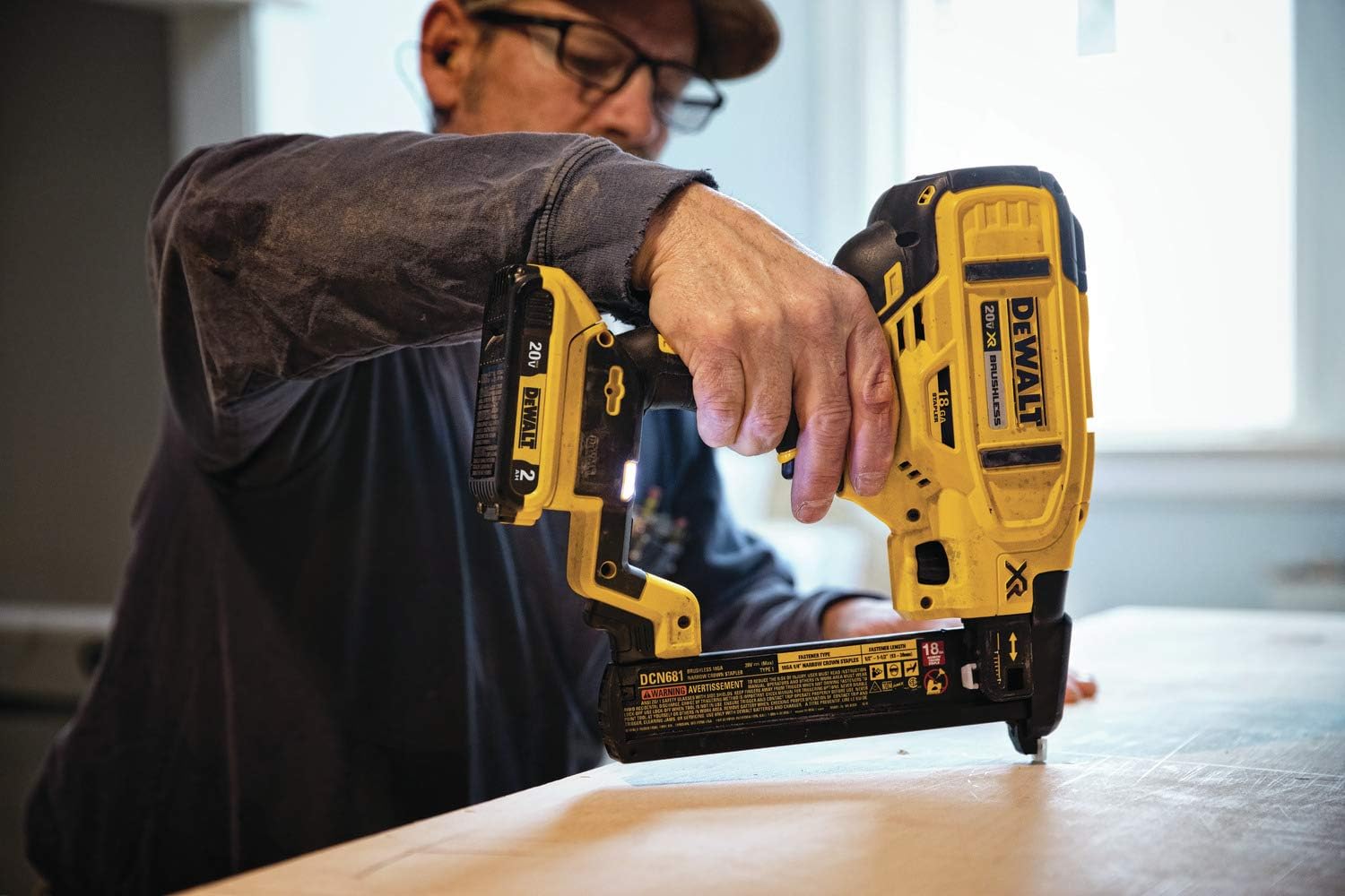 Dewalt 20V Max Agrafeuse à couronne étroite 18GA Outil