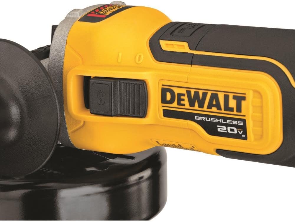 Dewalt 20V Max XR 4.5 in. Meuleuse d'angle à interrupteur coulissant avec frein anti-recul