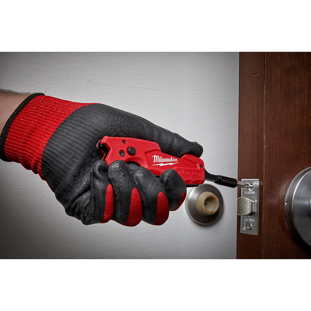 Couteau utilitaire pliant Fastback 6 en 1 de Milwaukee