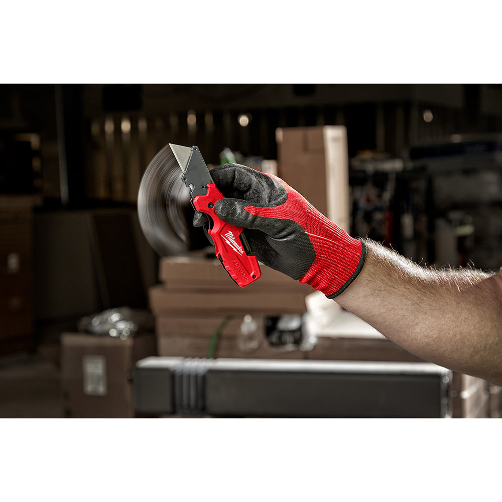 Couteau utilitaire pliant Fastback 6 en 1 de Milwaukee