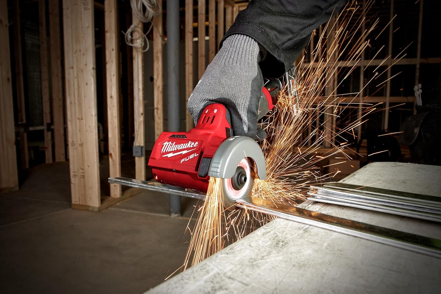 Outil de coupe Milwaukee 12V