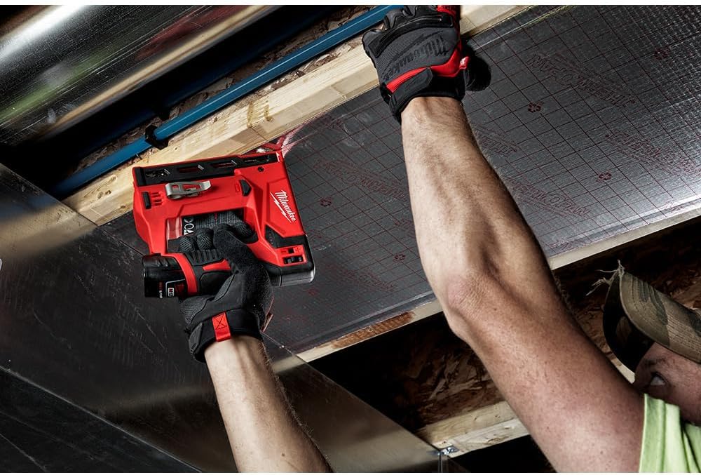 Milwaukee M12 3/8" Crown Stapler
