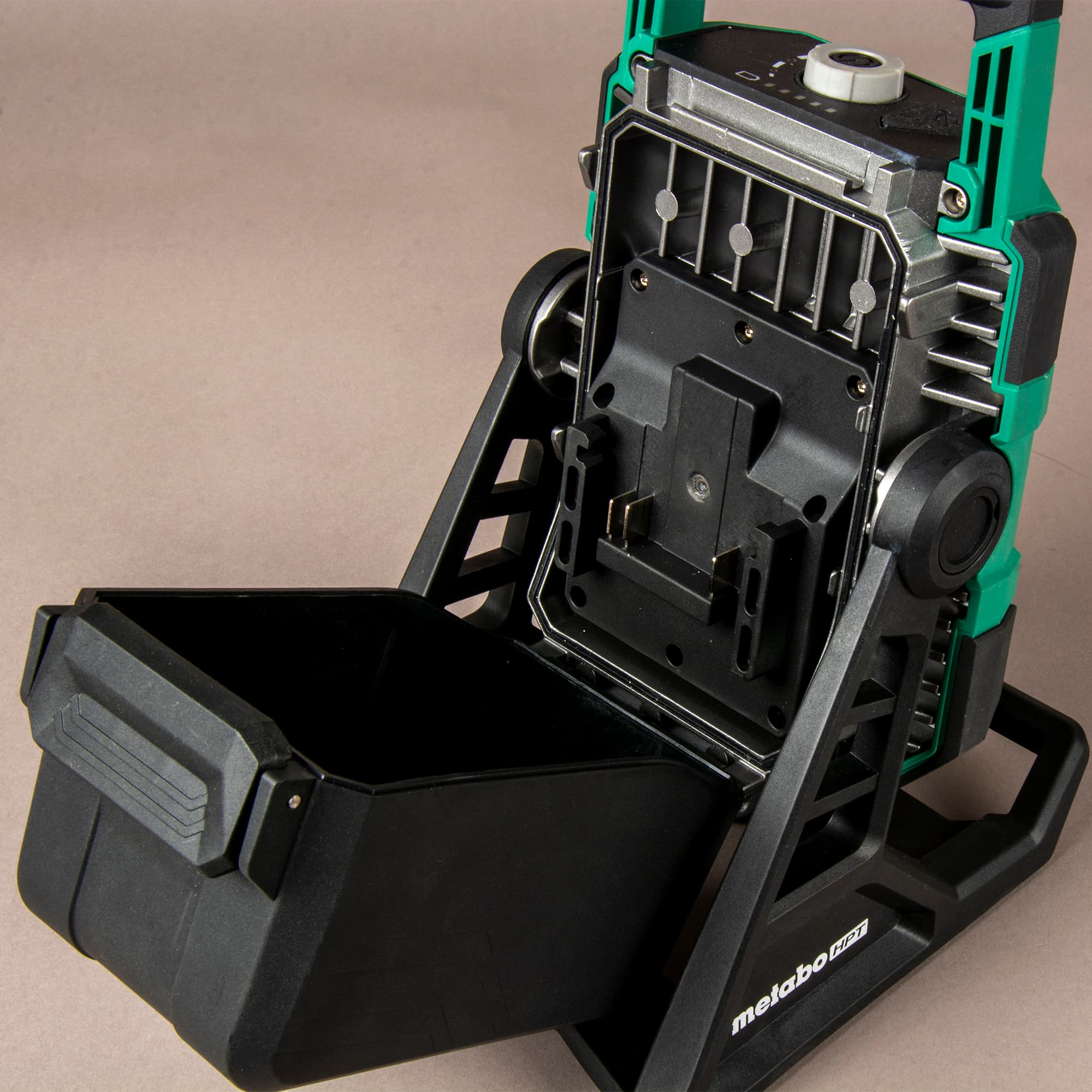 Metabo HPT 18V MultiVolt Lampe de travail sans fil avec réglage de l'inclinaison - Outil seul