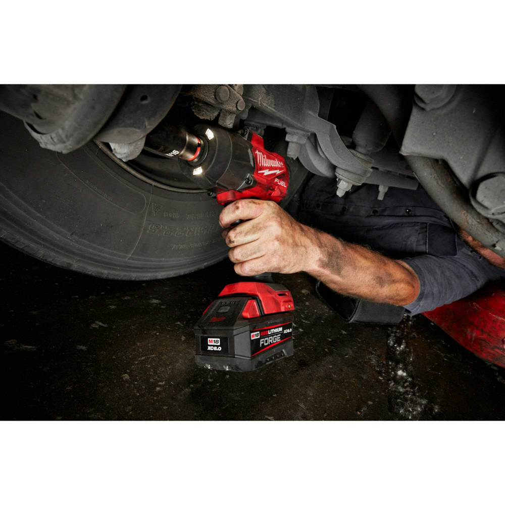 Milwaukee M18 Fuel 1/2" High Torque Impact Wrench with Friction Ring (clé à chocs à couple élevé avec anneau de friction)