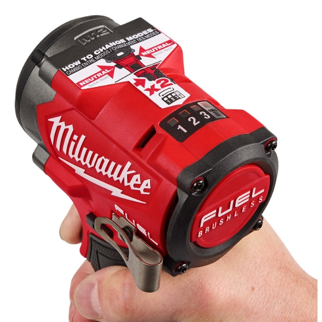 Milwaukee M12 3/8" Fuel Stubby Impact Wrench Kit