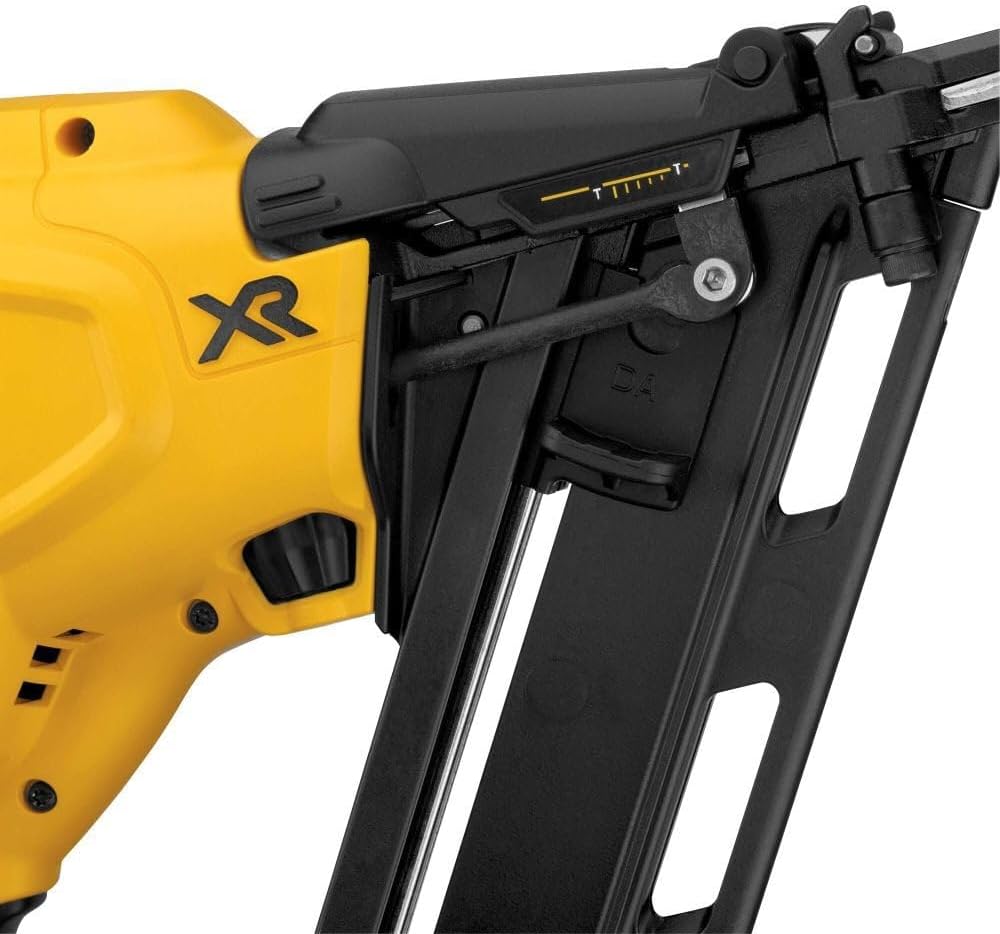 Dewalt 20V Max XR 15 Gauge Finish Nailer Angled - Outil seul