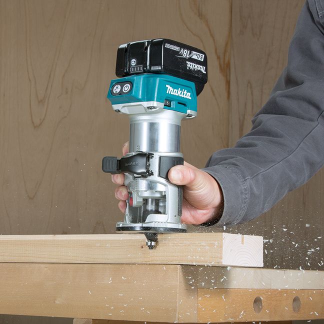 Makita 18V LXT Brushless Router With Dust Extraction - Tool only