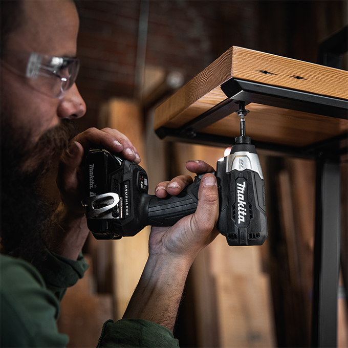 Makita Visseuse à percussion sans fil sous-compacte 1/4" avec moteur sans balais