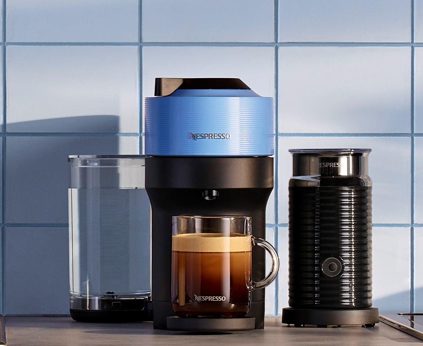 Machine à café et à espresso Nespresso Vertuo Pop+ de De'Longhi - Bleu Pacifique