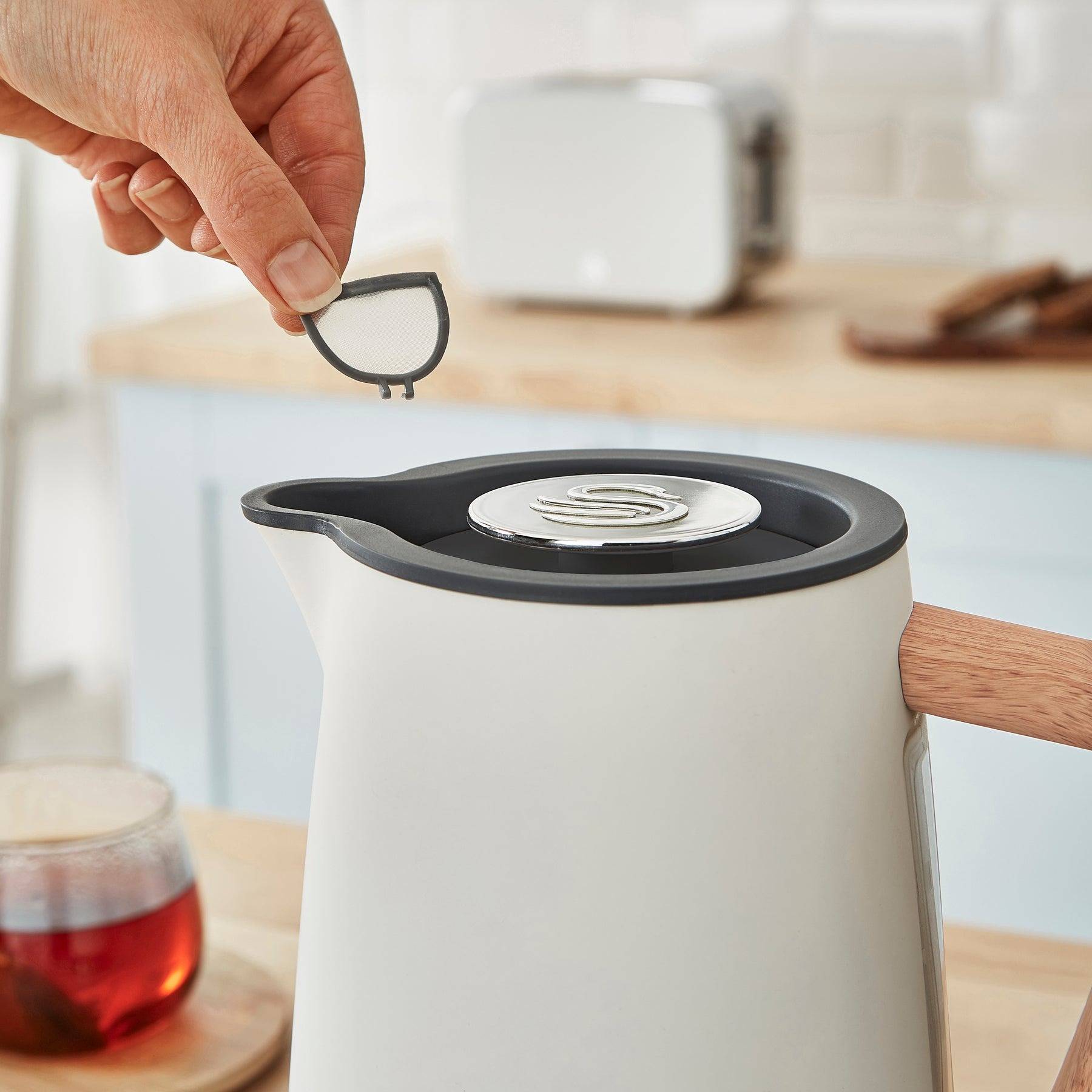 Bouilloire sans fil Swan Nordic 1.7L - Blanc