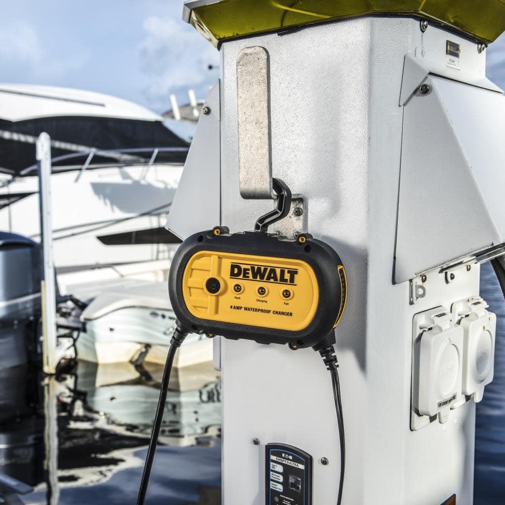 Chargeur/entretien de batterie étanche Dewalt entièrement automatique de 4 ampères 12V