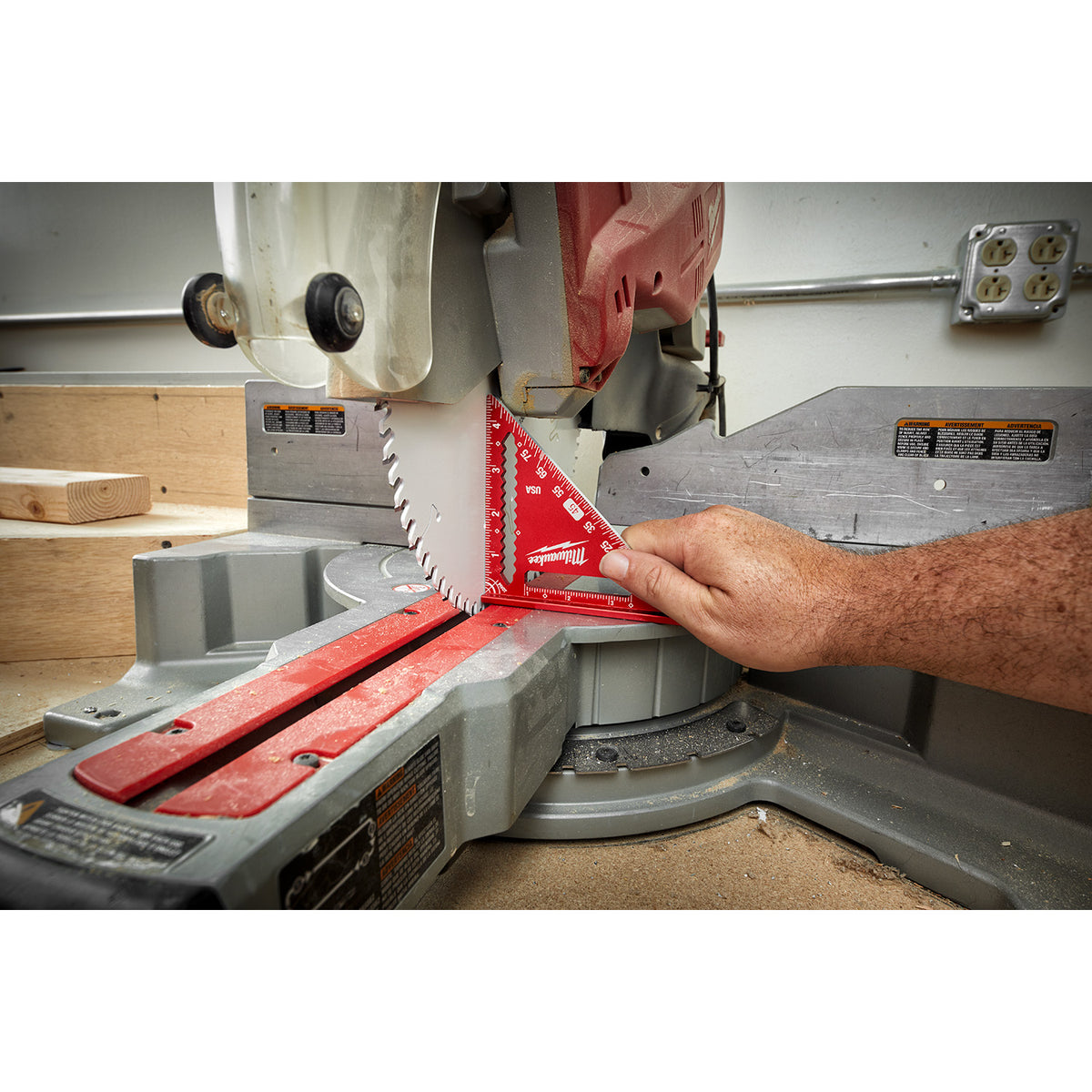 Milwaukee 4-1/2" Trim Square