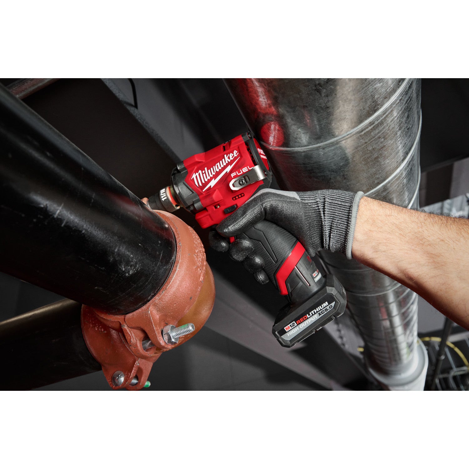 Clé à chocs Milwaukee M12 « Fuel » 1/2" à corps court - Outil seul