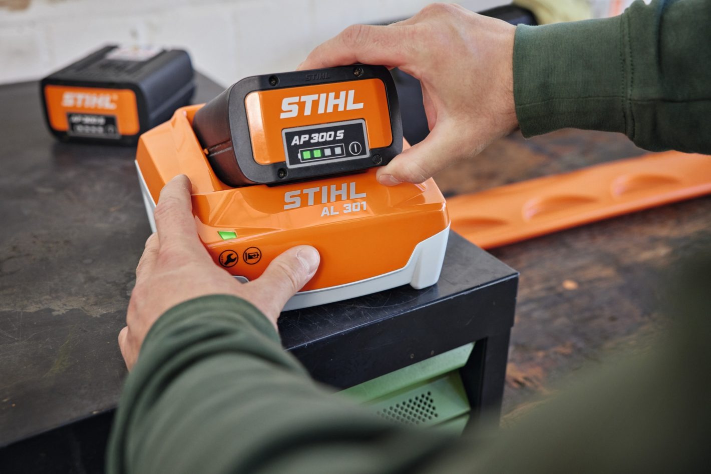 Stihl AL301 Battery Charger