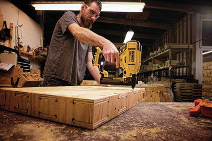 Dewalt 20V Max Agrafeuse à couronne étroite 18GA Outil