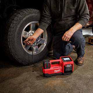 Milwaukee 2848-20 M18 Cordless Inflator - Tool Only