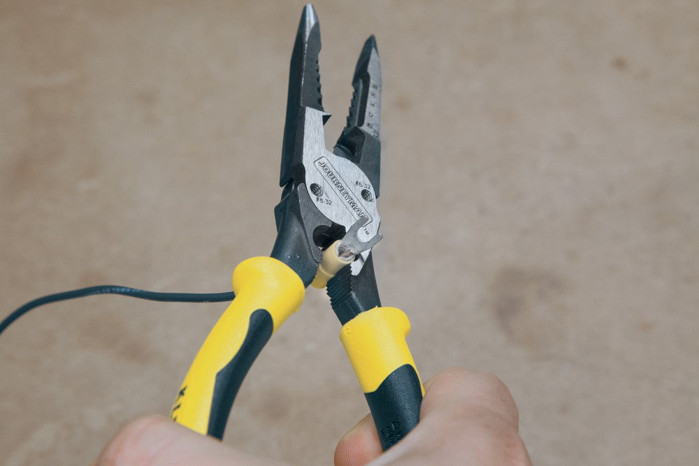Pince tout usage avec pince à sertir Klein Tools - Jaune et noir 