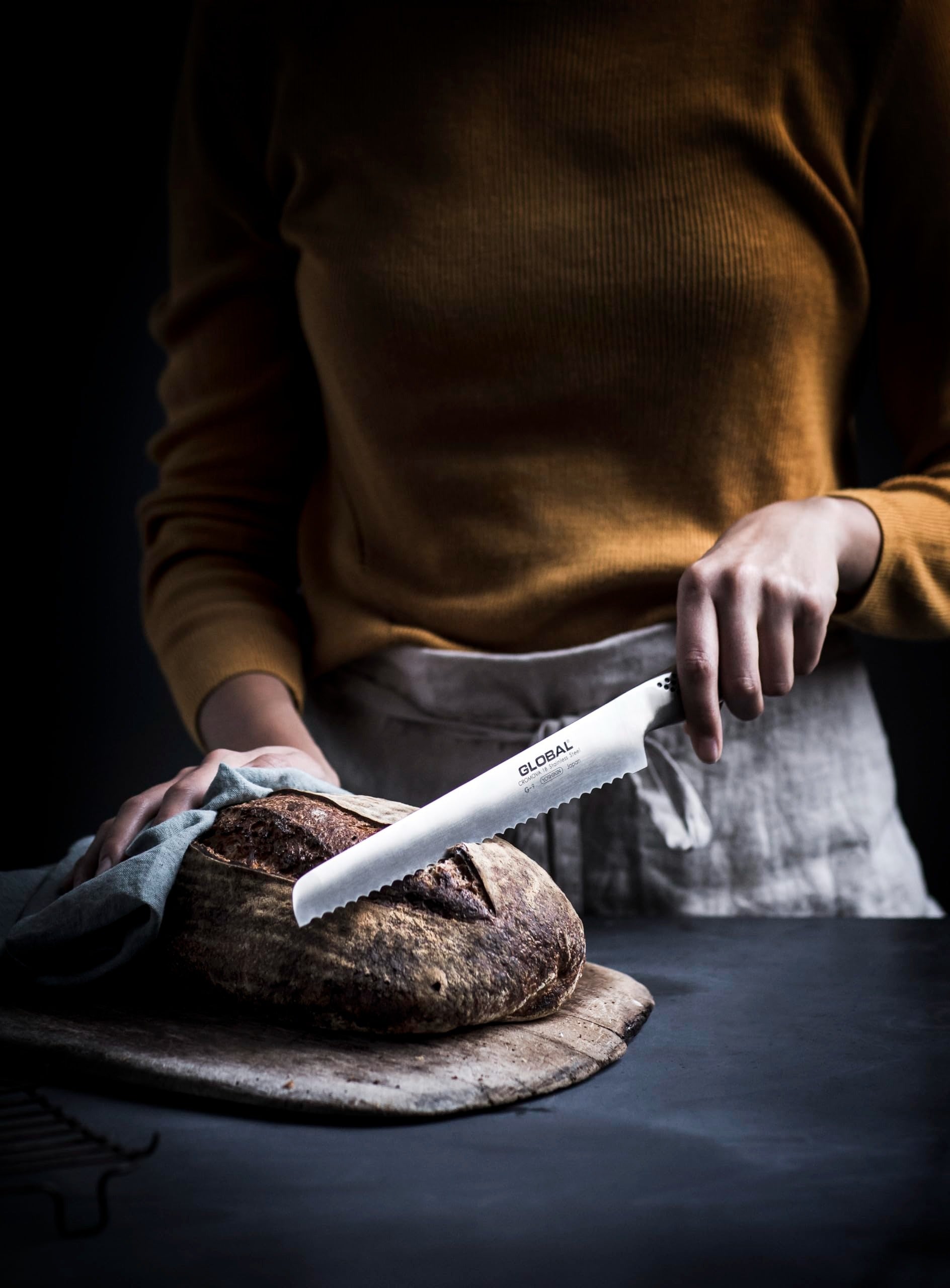Global 8.75" Bread Knife - Stainless Steel