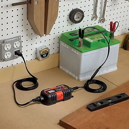 Black & Decker Chargeur de batterie automatique 6V 12V avec mainteneur et serre-câbles