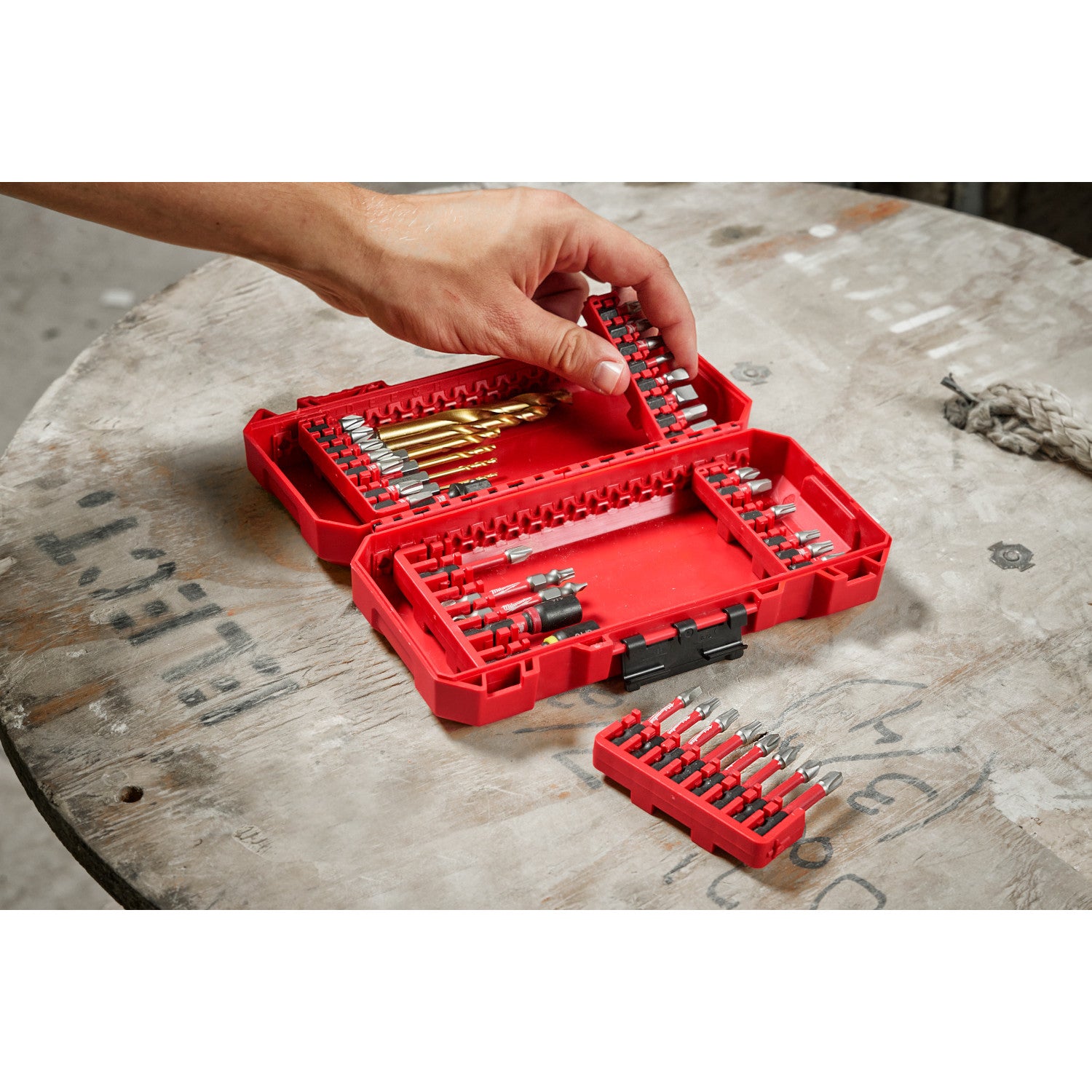 Mallette moyenne personnalisable pour les accessoires de la visseuse à percussion