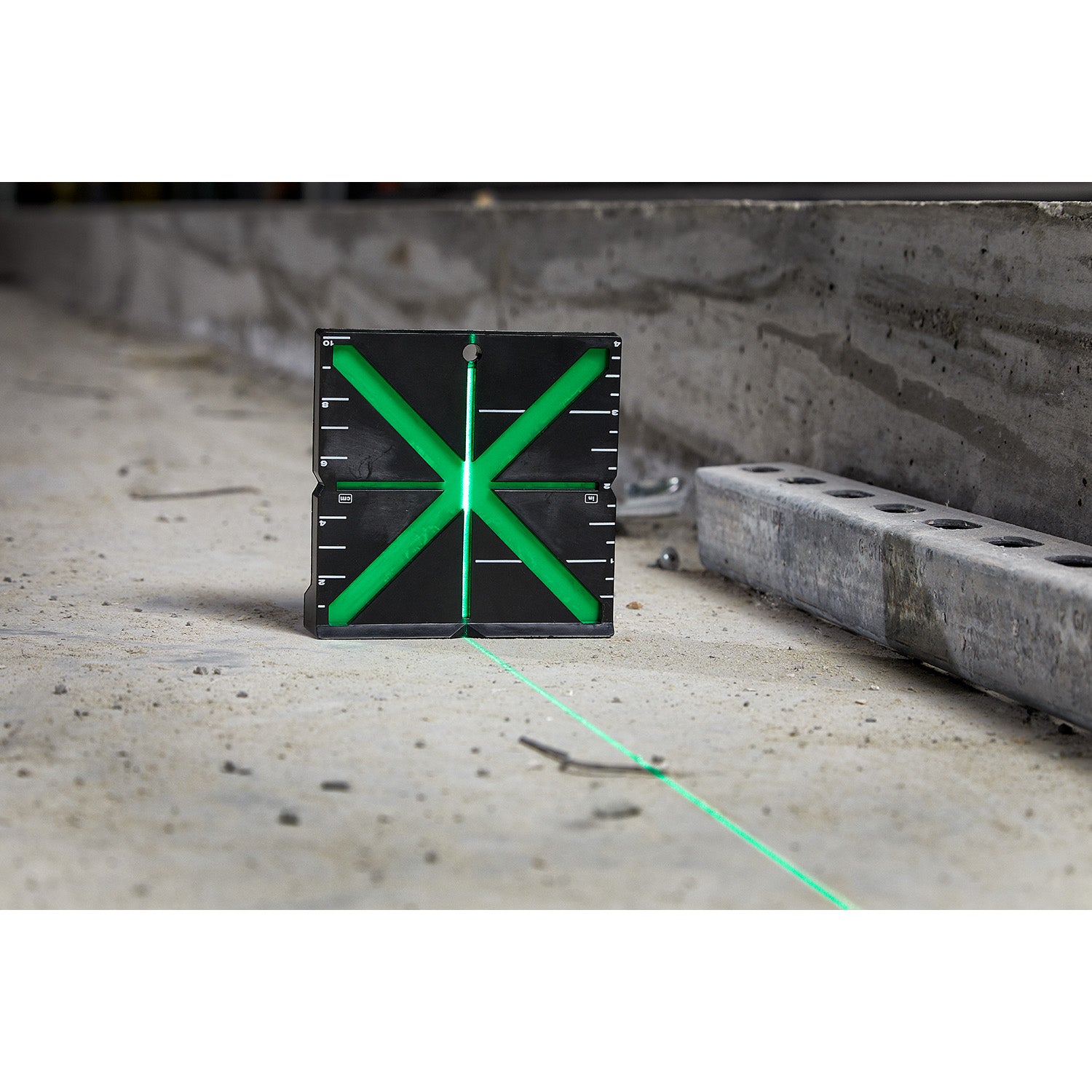 Responsive Laser Alignment Target