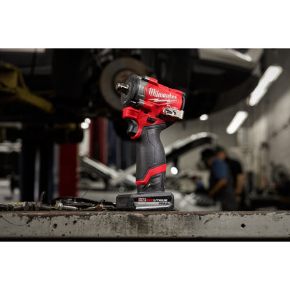 Clé à chocs Milwaukee M12 « Fuel » 1/2" à corps court - Outil seul