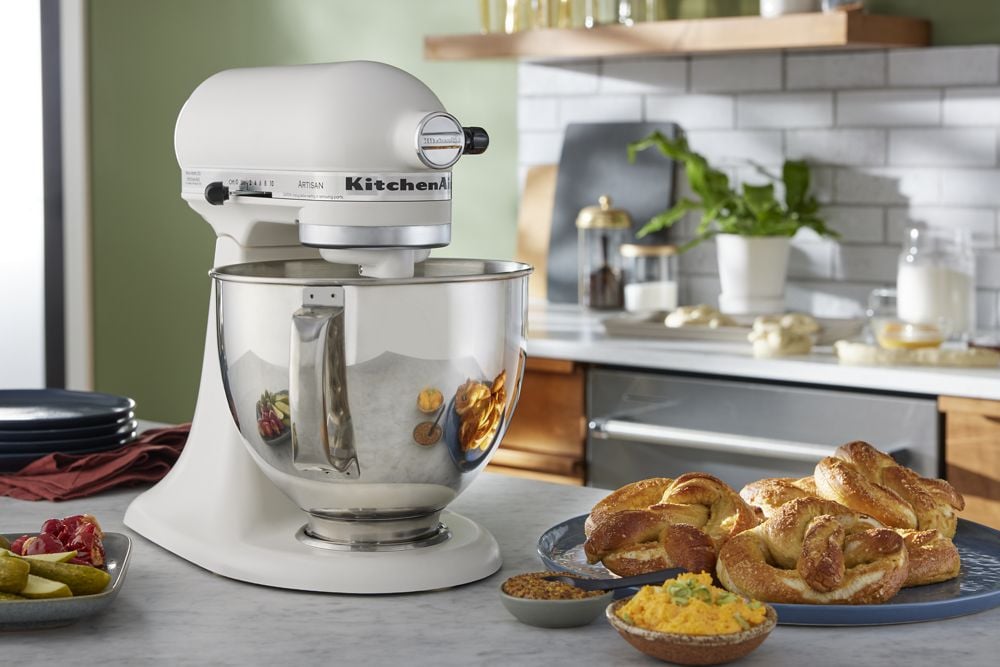 KitchenAid Artisan Series 5 Quart Tilt Head Stand Mixer - Porcelain