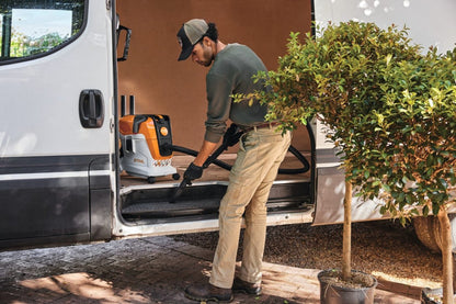 Stihl Sea 100 Battery Wet & Dry Vacuum Ap System - Unit only